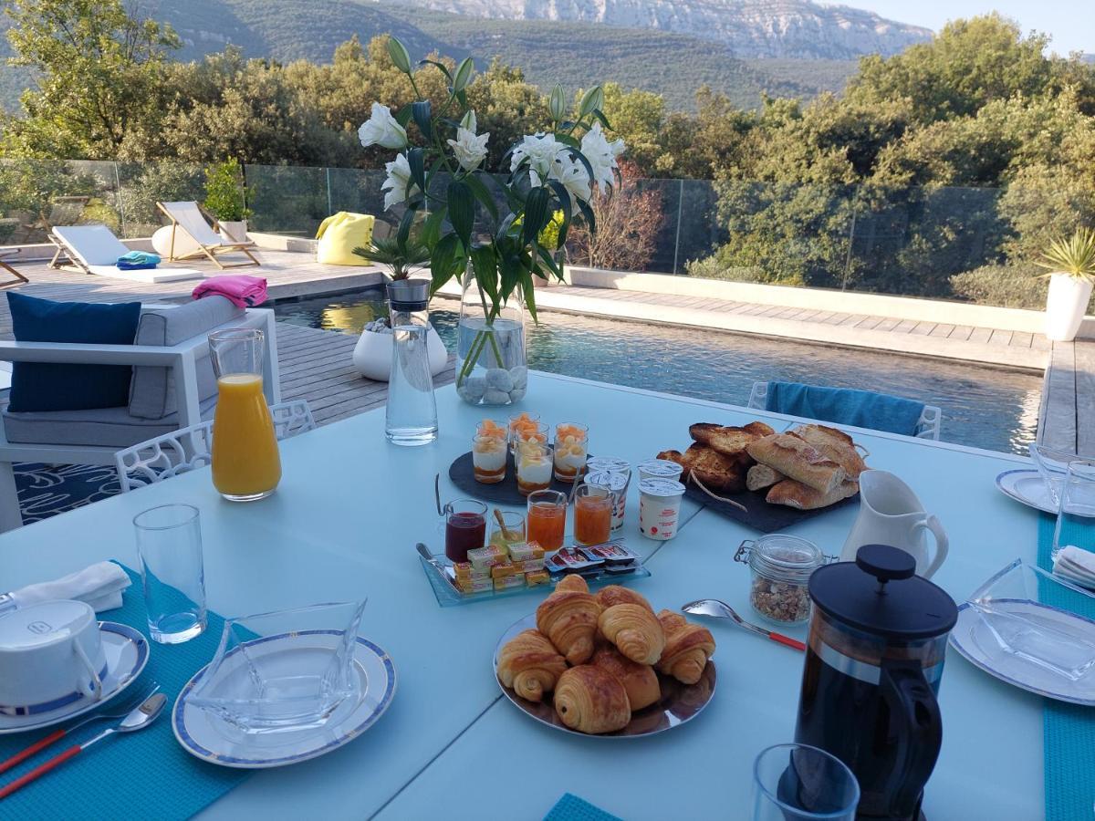Chez Herve Et Lydie Nans les Pins Bagian luar foto